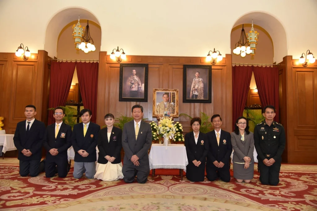 590803 02 สมาคมนักศึกษาเก่า ร่วมลงนามถวายพระพร