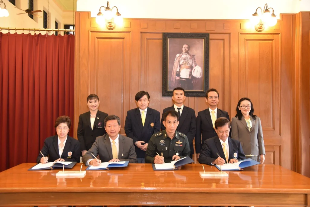 สมาคมนักศึกษาเก่า ร่วมลงนามถวายพระพร