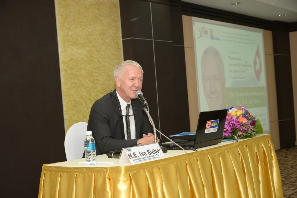 591010 01 Academic Forum