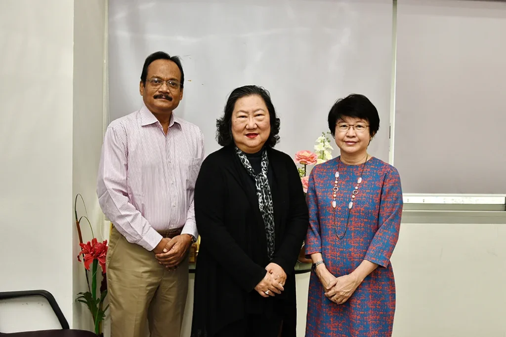 University of Dhaka เยือนสถาบัน