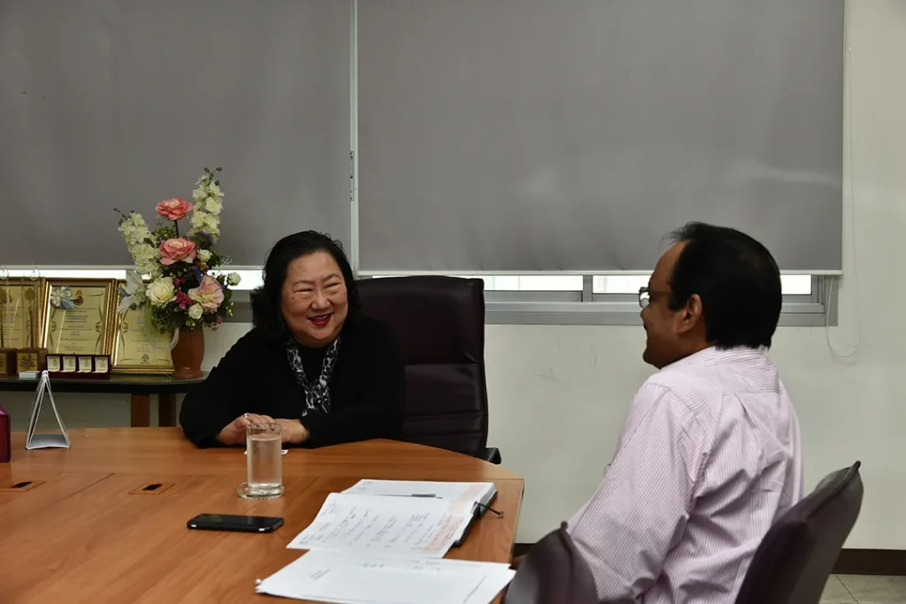 University of Dhaka เยือนสถาบัน