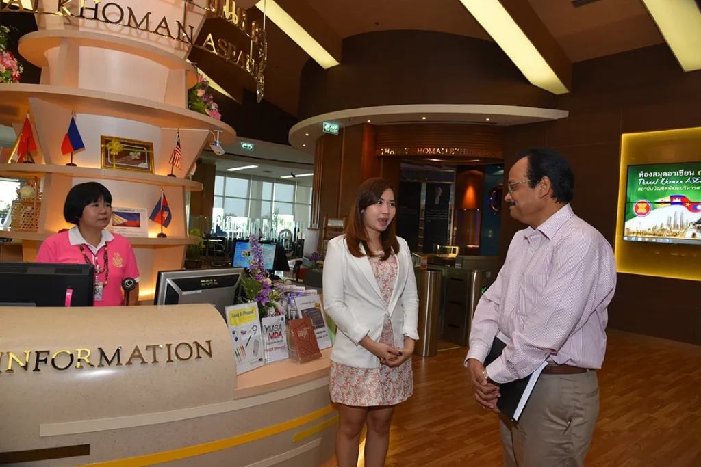 591011 04 University of Dhaka เยือนสถาบัน