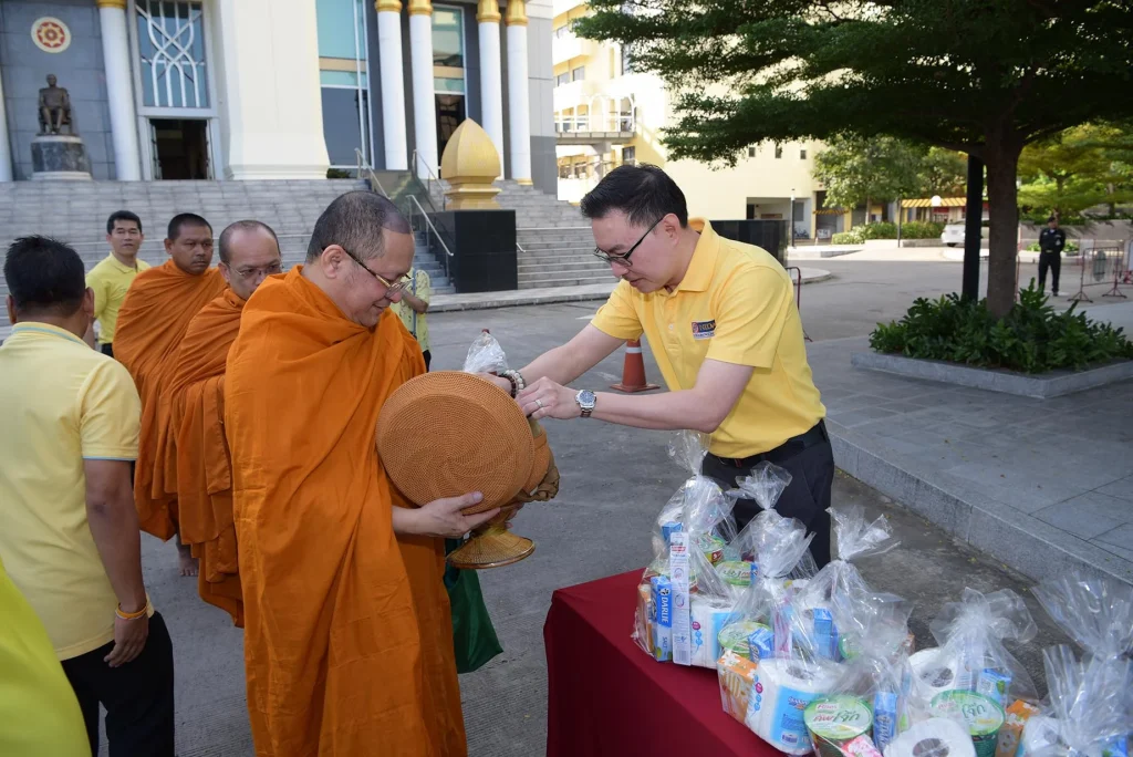 611012 01 พิธีบำเพ็ญกุศลเพื่อถวายเป็นพระราชกุศล รัชกาลที่ 9 พระผู้ทรงก่อตั้งสถาบัน