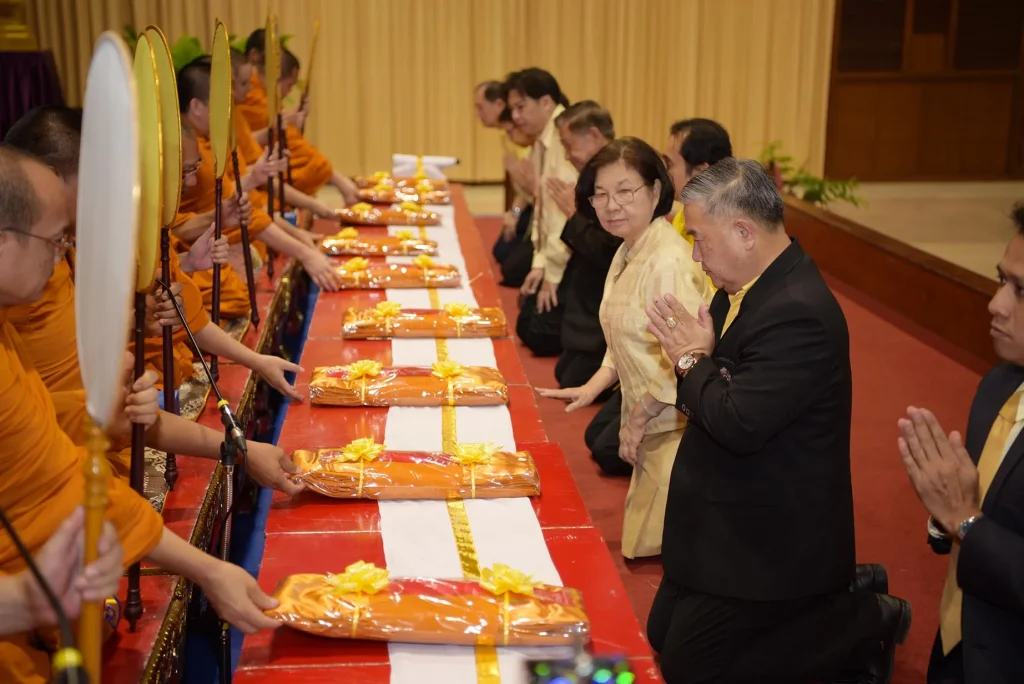 611012 07 พิธีบำเพ็ญกุศลเพื่อถวายเป็นพระราชกุศล รัชกาลที่ 9 พระผู้ทรงก่อตั้งสถาบัน