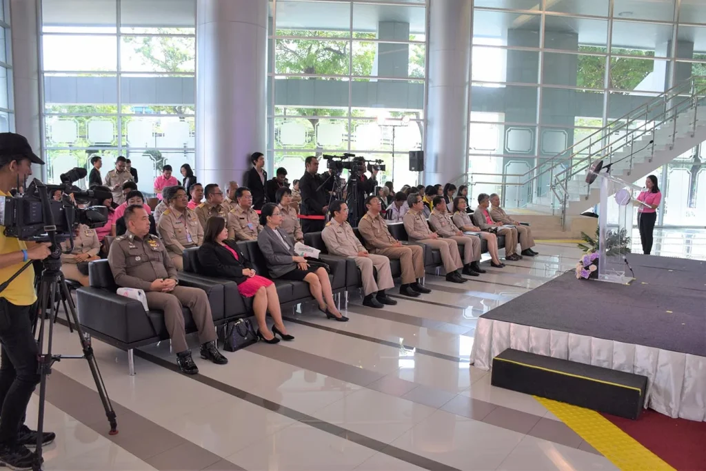 611119 02 Poll “ความรุนแรงในสังคมไทย ลดลงได้ด้วย (ใคร?) คุณ”