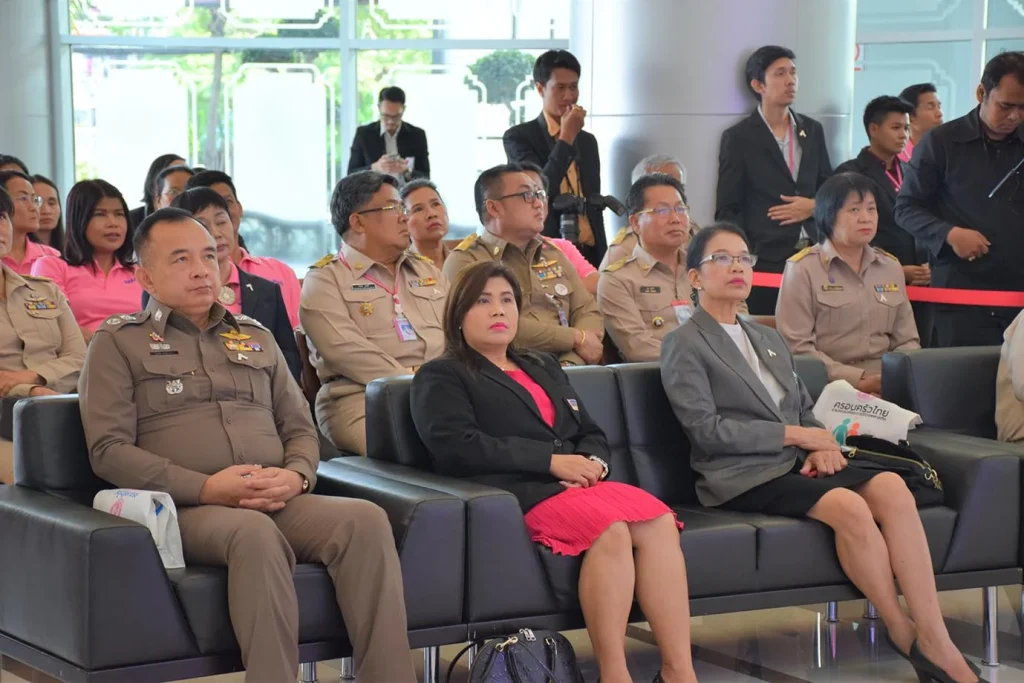 611119 03 Poll “ความรุนแรงในสังคมไทย ลดลงได้ด้วย (ใคร?) คุณ”