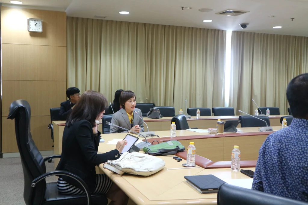 OIA แนะนำภารกิจงานด้านต่างประเทศให้กับคณะบริหารธุรกิจ