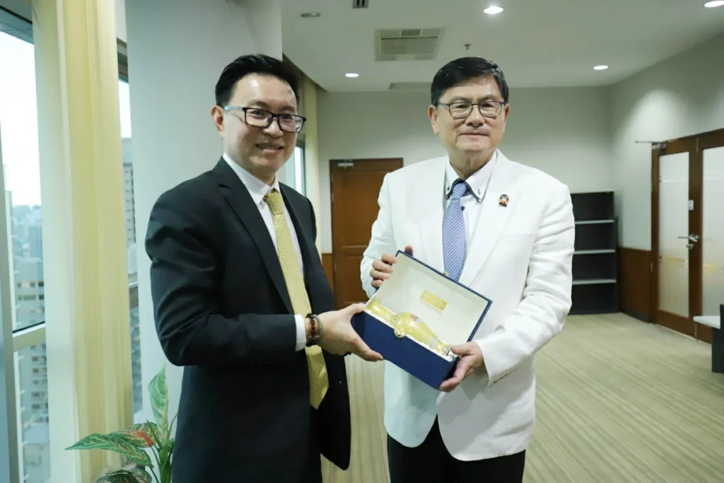 NIDA พบ ศาสตราจารย์พิเศษ ดร.เอนก เหล่าธรรมทัศน์