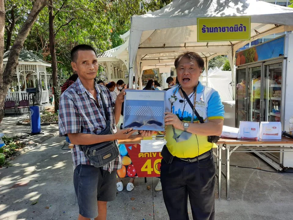 ตลาดนัดนิด้า ช่วยกาชาด ช่วยชุมชน..