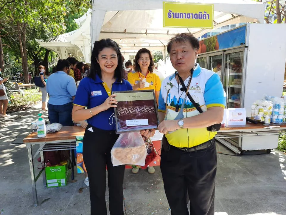 ตลาดนัดนิด้า ช่วยกาชาด ช่วยชุมชน..