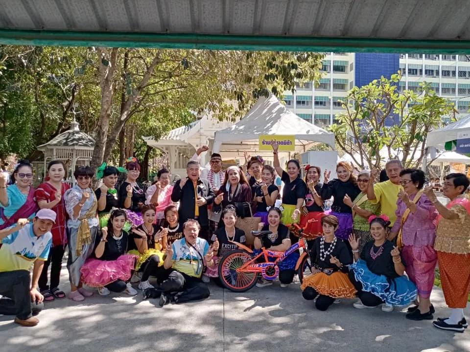 ตลาดนัดนิด้า ช่วยกาชาด ช่วยชุมชน..