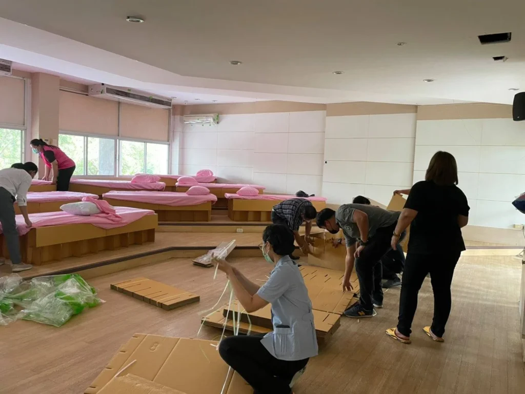 640807 10 ‘นิด้า’ พร้อมเคียงข้างสู้ภัย COVID-19 เปิดศูนย์สีคิ้ว ดูแลผู้ป่วย Community Isolation กว่า 200 เตียง