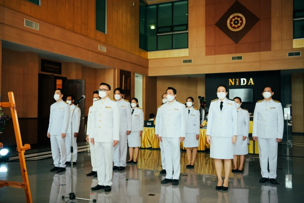 ‘นิด้า’ จัดพิธีน้อมรำลึก วันคล้ายวันสวรรคต ร.๙ พระผู้ทรงก่อกำเนิดสถาบัน