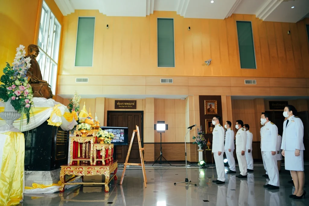 ‘นิด้า’ จัดพิธีน้อมรำลึก วันคล้ายวันสวรรคต ร.๙ พระผู้ทรงก่อกำเนิดสถาบัน