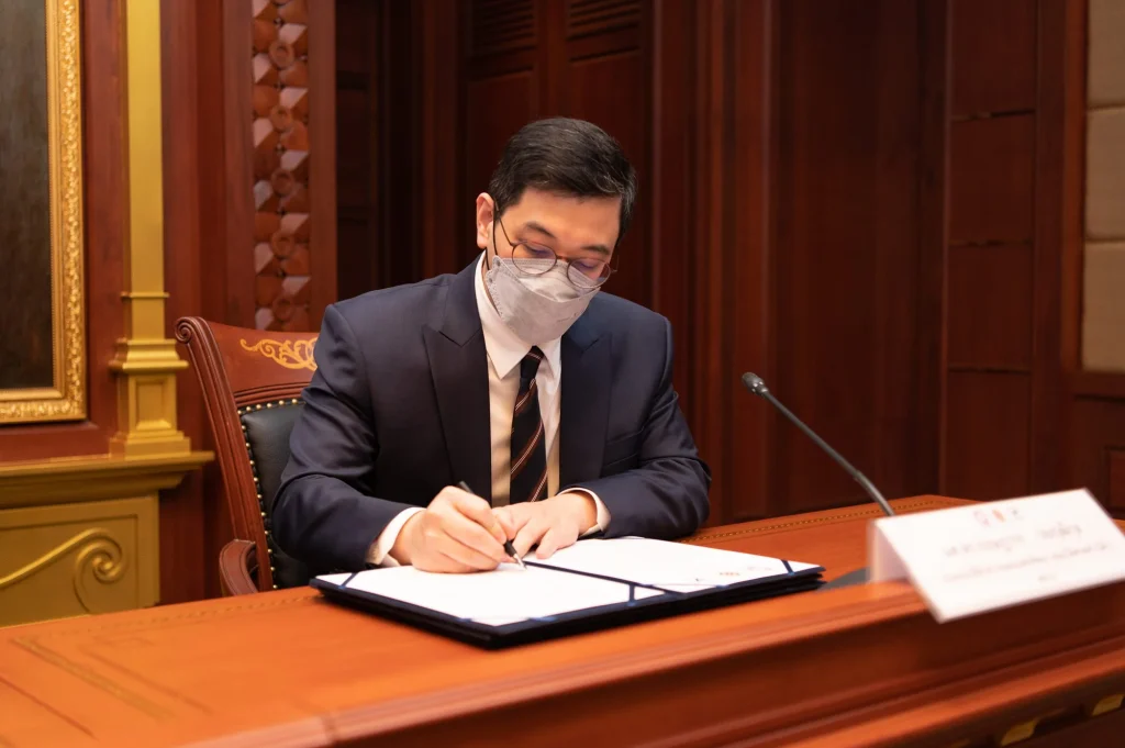 651213 10 “นิด้า – พอช. – เครือข่ายองค์กรชุมชน” ร่วมลงนามความร่วมมือ เสริมสร้างชุมชนเข้มแข็ง