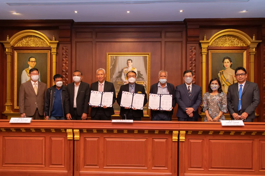 651213 12 “นิด้า – พอช. – เครือข่ายองค์กรชุมชน” ร่วมลงนามความร่วมมือ เสริมสร้างชุมชนเข้มแข็ง