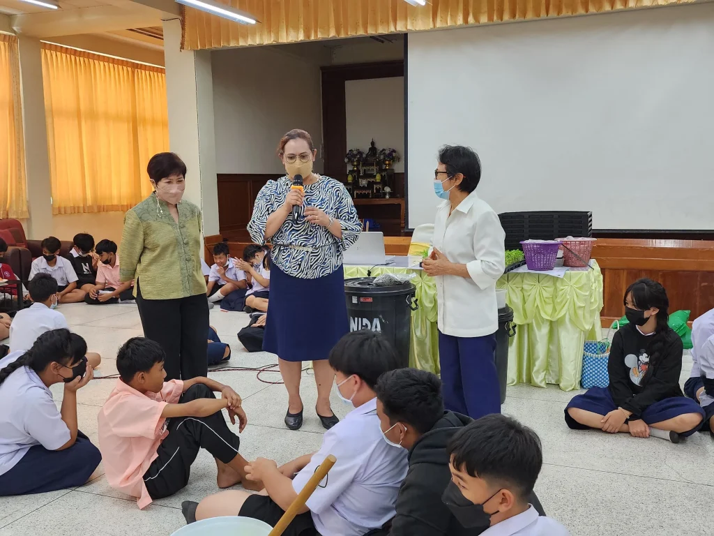 นิด้าร่วมกับโรงเรียนคลองกุ่ม เขตบึงกุ่มจัดอบรมนักเรียนเกี่ยวกับ BCG