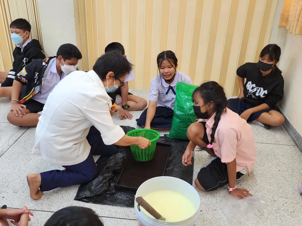 นิด้าร่วมกับโรงเรียนคลองกุ่ม เขตบึงกุ่มจัดอบรมนักเรียนเกี่ยวกับ BCG