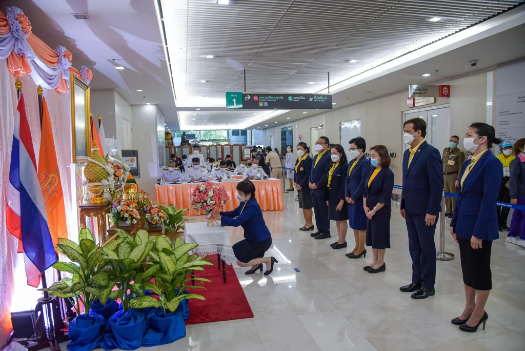 651219 02 scaled คณะผู้บริหาร “นิด้า” ร่วมลงนามถวายพระพรสมเด็จพระเจ้าลูกเธอ เจ้าฟ้าพัชรกิติยาภาฯ