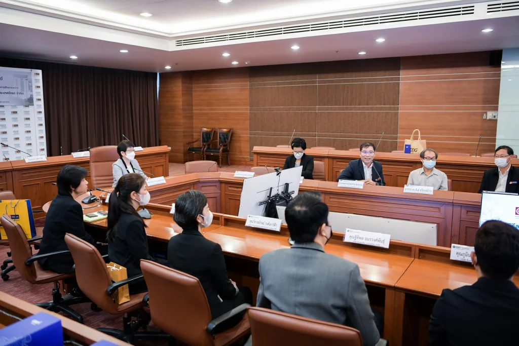 MOU โครงการความร่วมมือด้านการพัฒนาการศึกษา สถาบันบัณฑิตพัฒนบริหารศาสตร์ กับ บริษัท อีเอสอาร์ไอ (ประเทศไทย) จำกัด