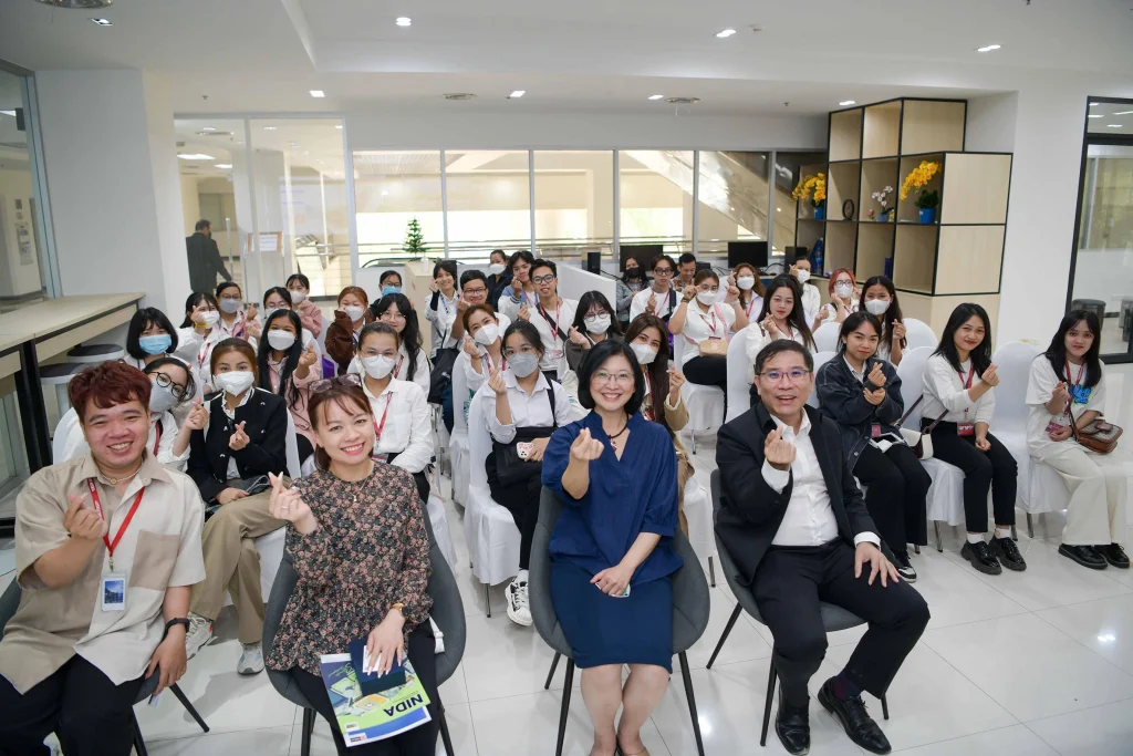 คณะจาก Yersin University (Yersin) เยือนสถาบัน