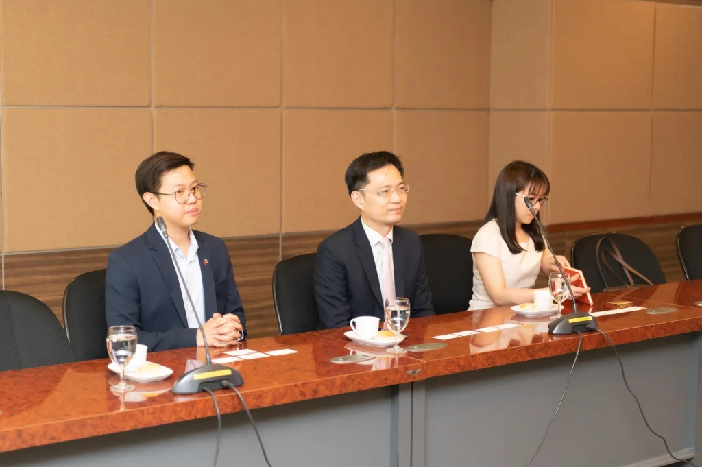 660224poll 02 scaled สำนักงานเศรษฐกิจและวัฒนธรรมไทเป ประจำประเทศไทย คณะศึกษาดูงานนิด้าโพล