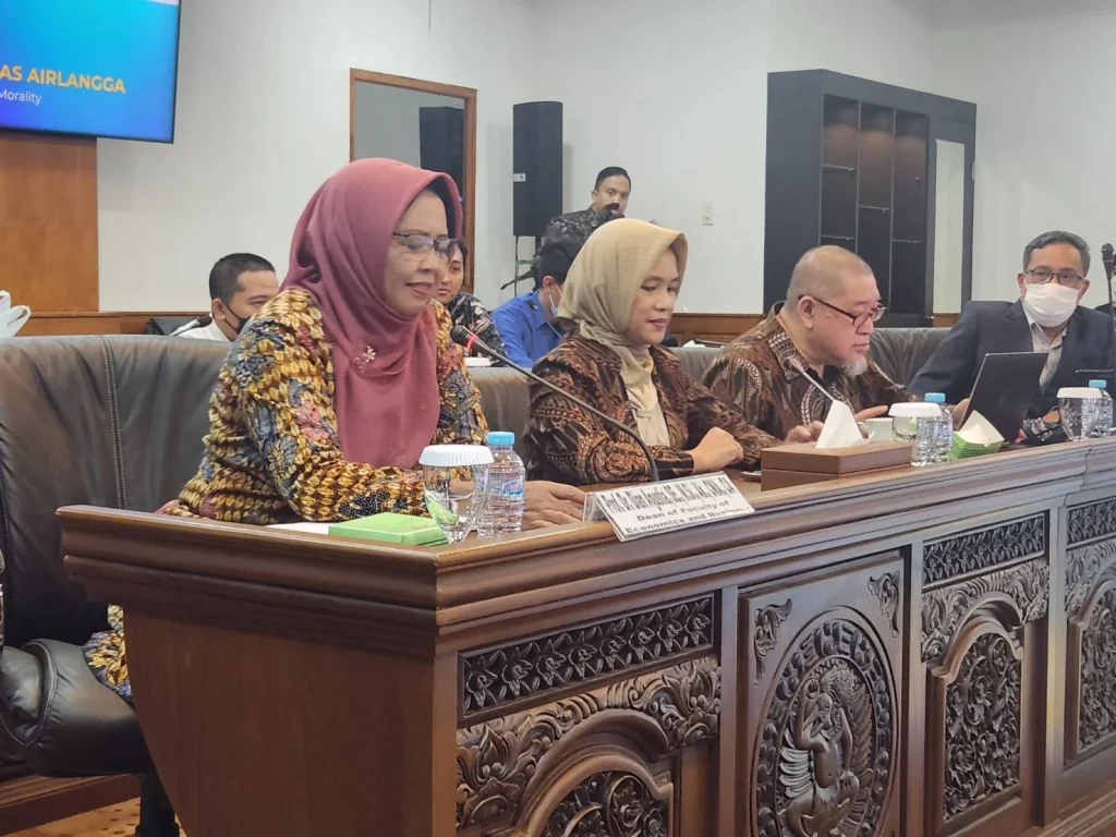 ผู้บริหาร NIDA เยือน Universitas Airlangga (UNAIR) สาธารณรัฐอินโดนีเซีย