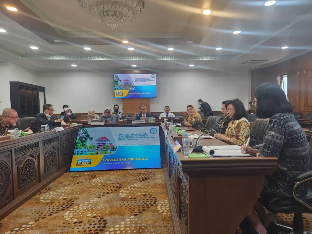 ผู้บริหาร NIDA เยือน Universitas Airlangga (UNAIR) สาธารณรัฐอินโดนีเซีย