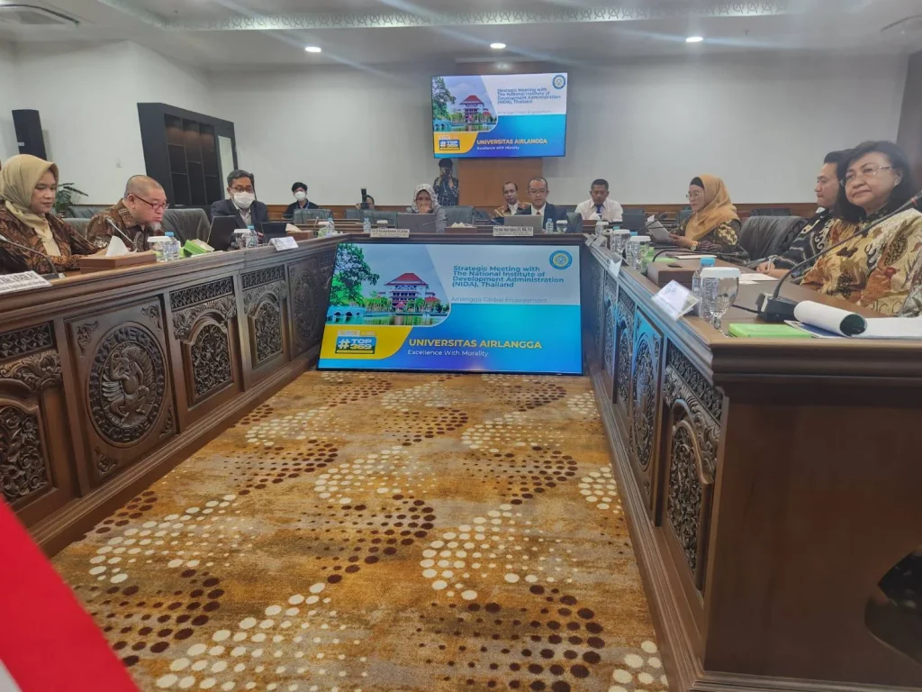 ผู้บริหาร NIDA เยือน Universitas Airlangga (UNAIR) สาธารณรัฐอินโดนีเซีย