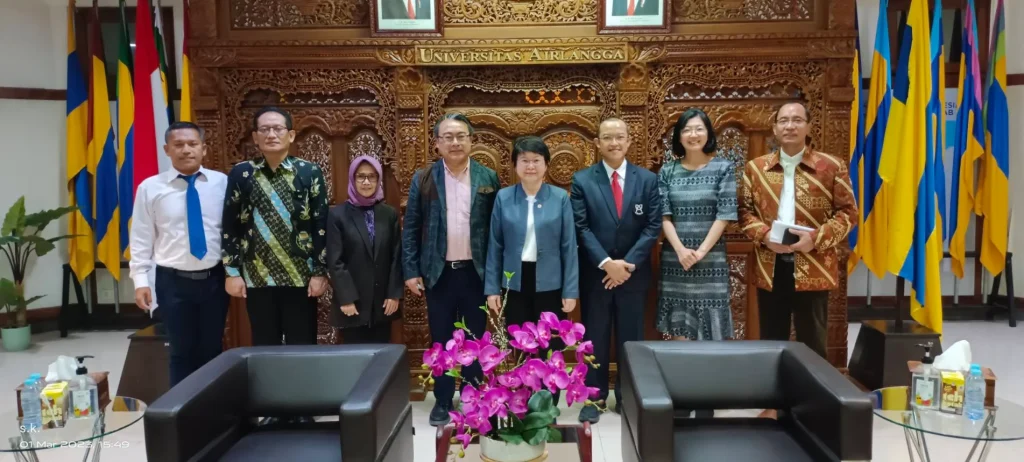 ผู้บริหาร NIDA เยือน Universitas Airlangga (UNAIR) สาธารณรัฐอินโดนีเซีย