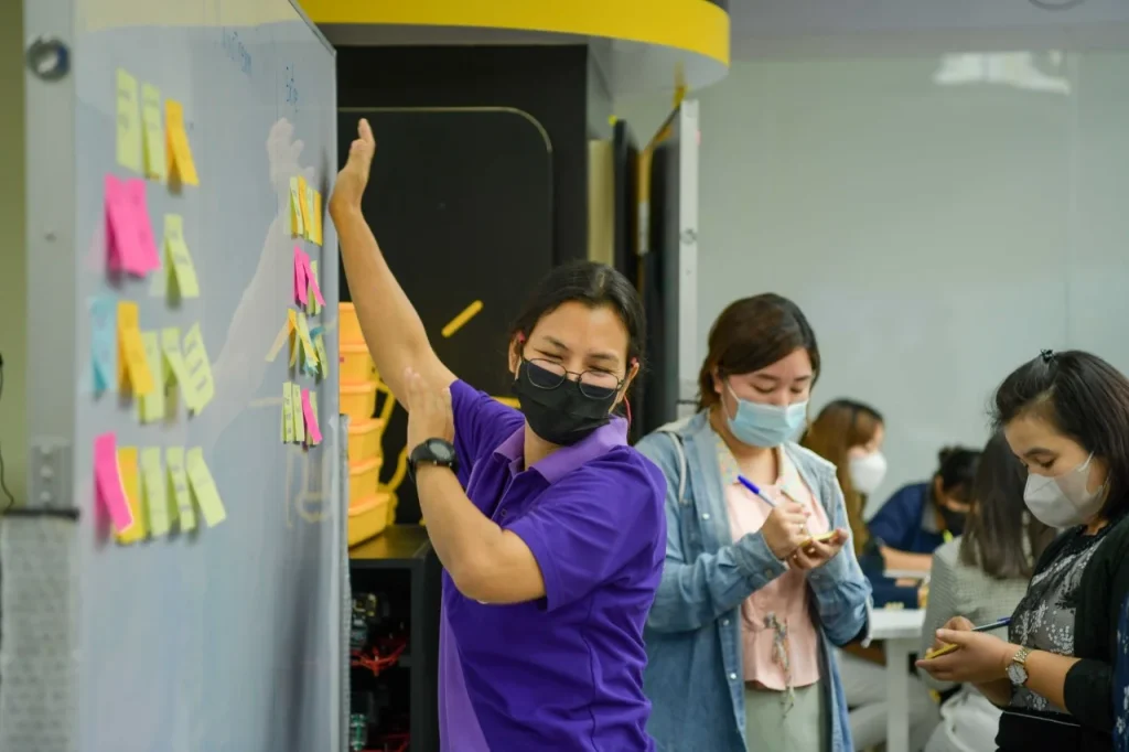 อบรมเชิงปฏิบัติการหัวข้อ : การสร้างนวัตกรรมการปฏิบัติงานด้วยการคิดเชิงออกแบบ (Design Thinking)