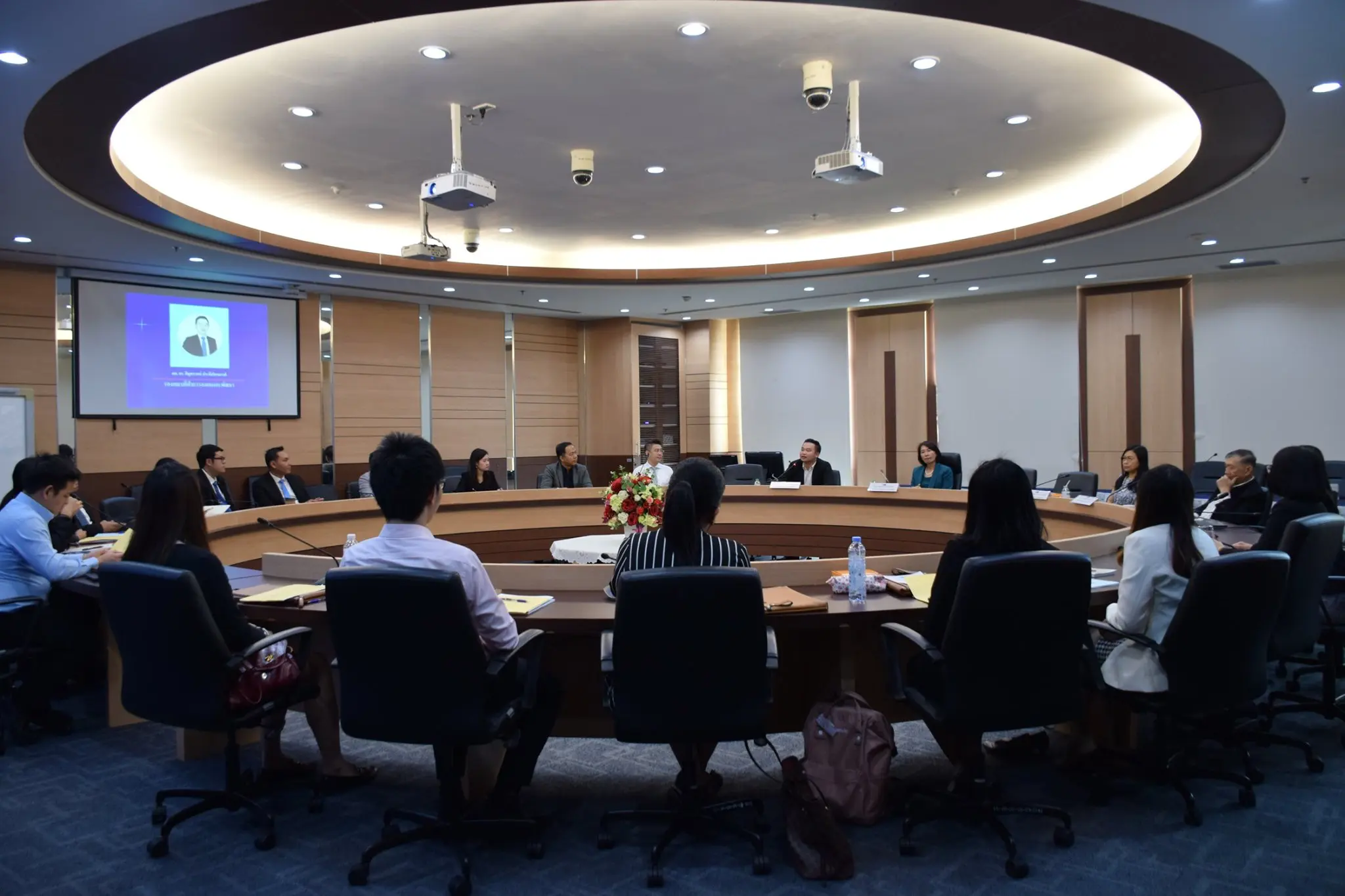 activity 21 หลักสูตรปรัชญาดุษฎีบัณฑิต สาขาวิชารัฐประศาสนศาสตร์