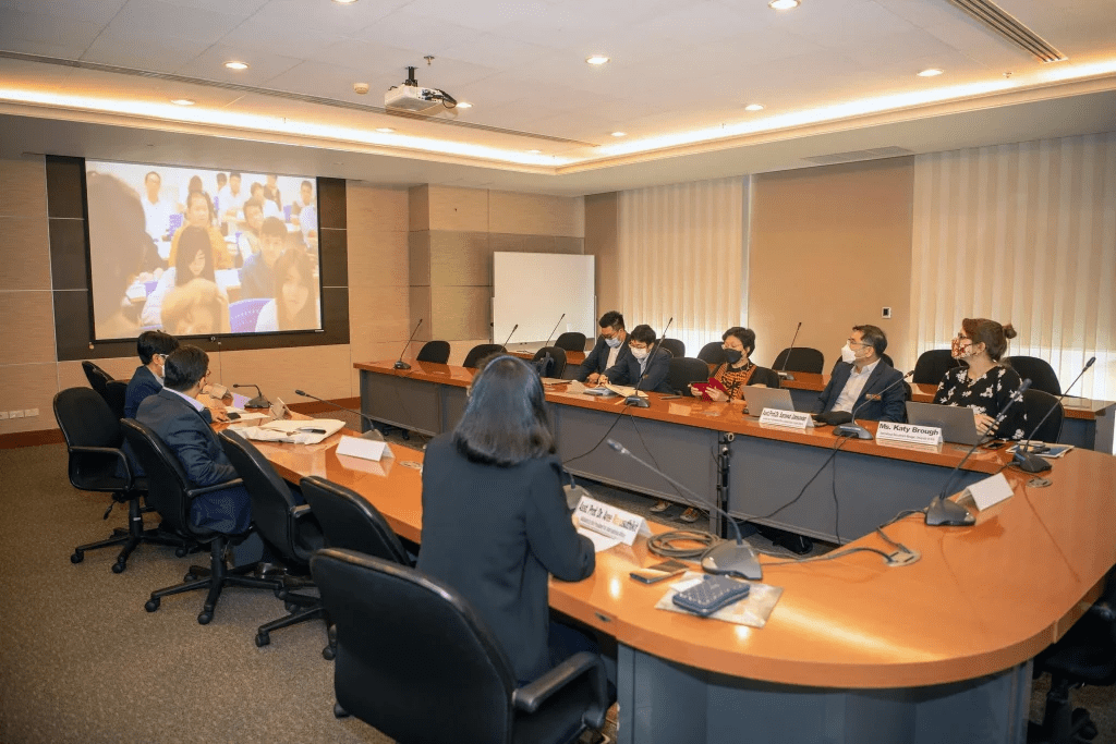 University of Hull เยือนสถาบัน