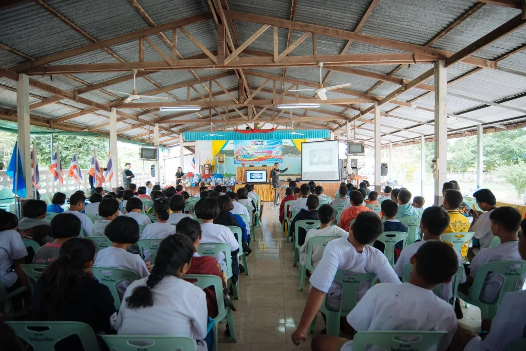 s6 อบรม “การรู้เท่าทันสื่อสังคมออนไลน์” โรงเรียนบ้านซับตะเคียน