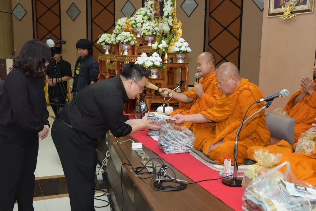 w12 พิธีสวดพระพุทธมนต์ เจริญสมาธิจิตภาวนา