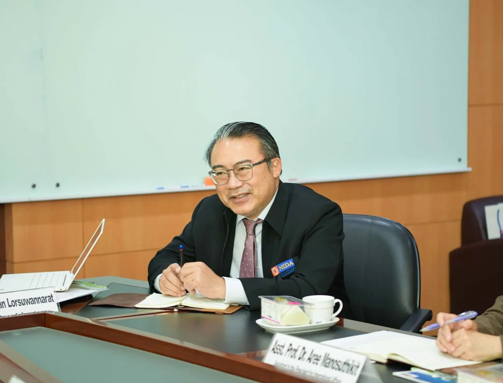 Huazhong University of Science and Technology (HUST) เยือนสถาบัน