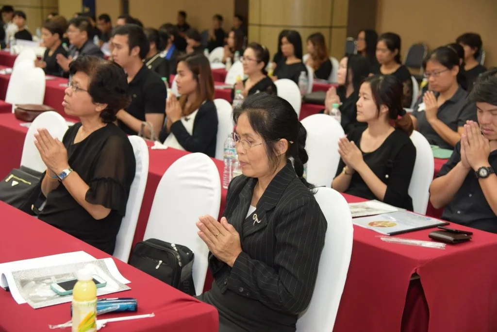 w6 1 พิธีสวดพระพุทธมนต์ เจริญสมาธิจิตภาวนา