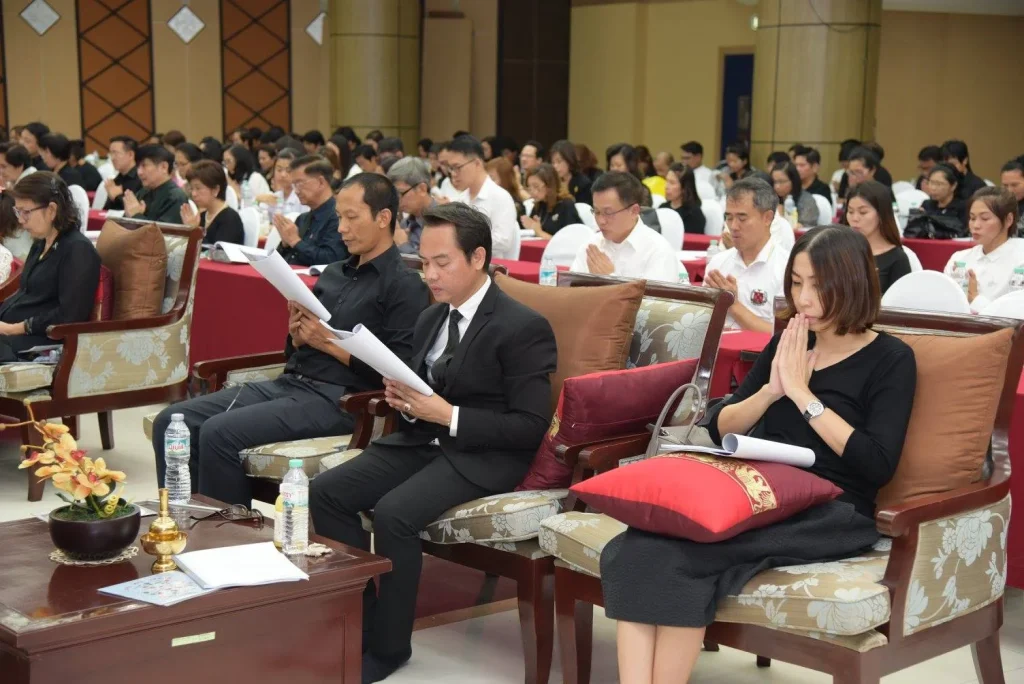 w8 2 พิธีสวดพระพุทธมนต์ เจริญสมาธิจิตภาวนา