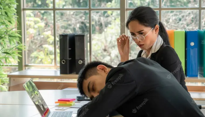 สติและความอ่อนล้าทางอารมณ์ของเจ้าหน้าที่คอลเซ็นเตอร์