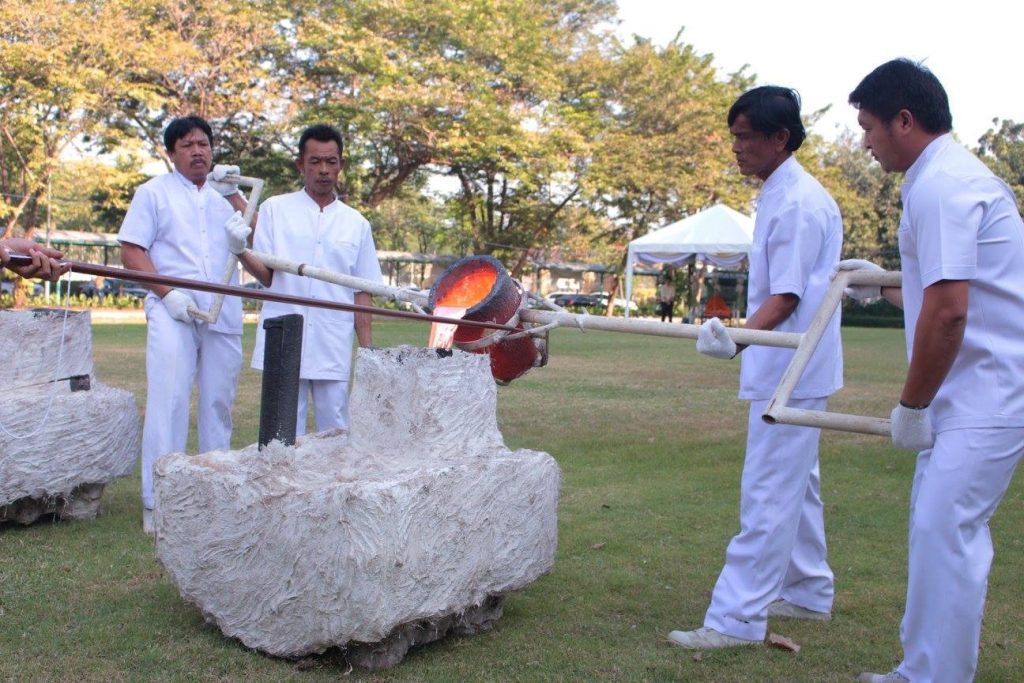 พิธีเททองหล่อพระพุทธวจนะปัญญาองค์จำลอง