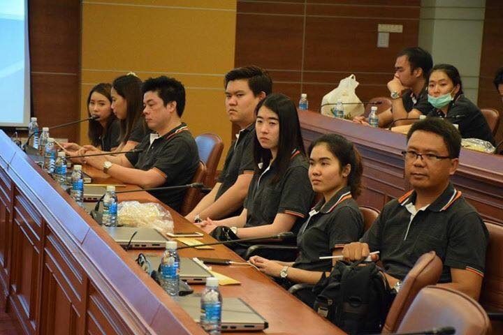 590715 04 11zon 11zon นักศึกษาปริญญาโท MBA ม.บูรพา เยี่ยมชม นิด้าโพล