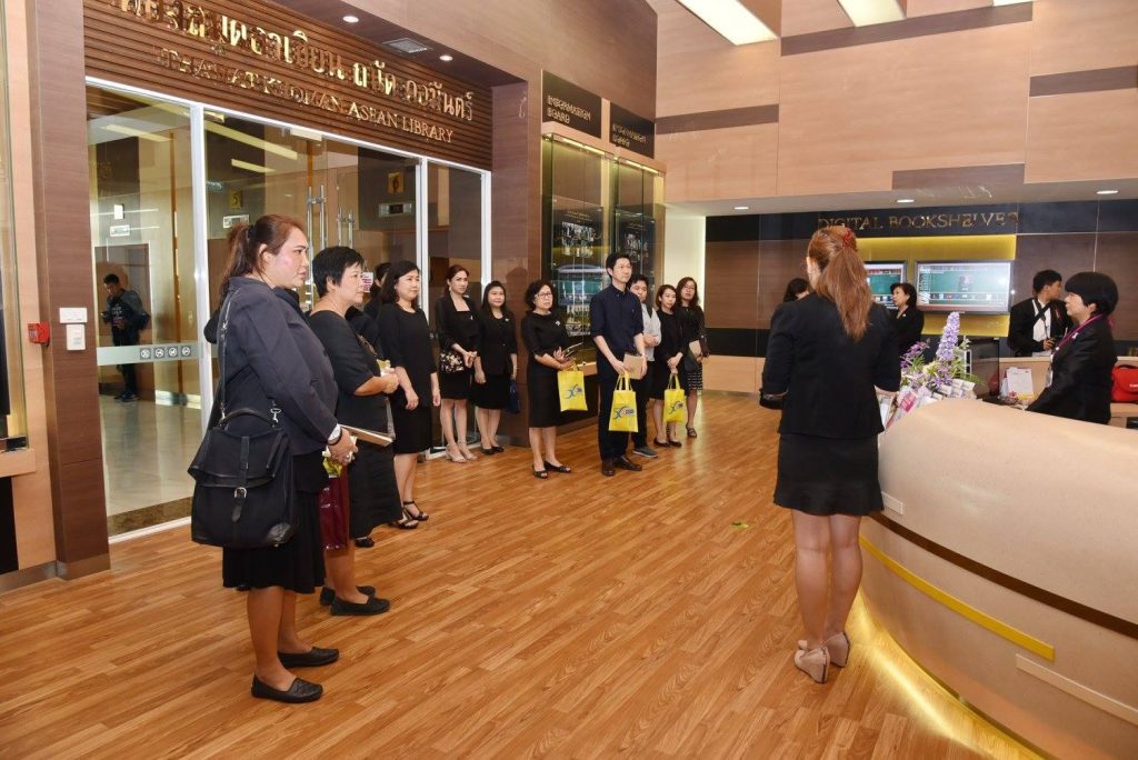 คณะนิเทศศาสตร์ จุฬาลงกรณ์มหาวิทยาลัย เยี่ยมชมสถาบัน