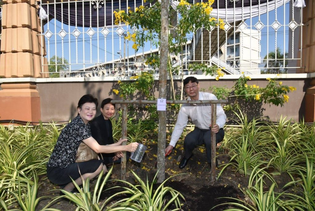 พิธีปลูกต้นราชพฤกษ์ จำนวน 89 ต้น