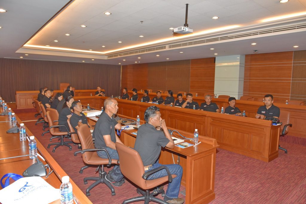 600427 03 11zon มหาวิทยาลัยวลัยลักษณ์ เดินทางมาศึกษาดูงานเกี่ยวกับการจัดระบบบริหารจัดการด้านสถานที่ ด้านออกแบบ และด้านซ่อมบำรุงรักษา