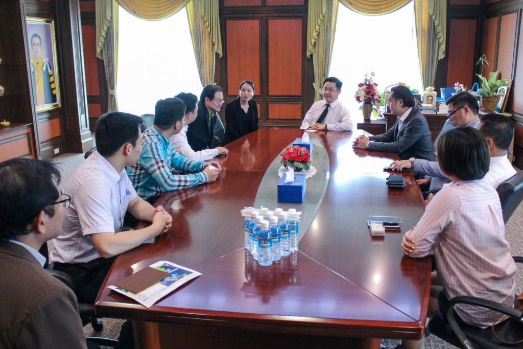 Chongqing Logistics City เยือนสถาบัน