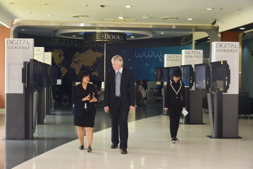 600523oia 09 9 11zon ตัวแทนจาก Victoria University of Wellington นิวซีแลนด์ เดินทางเยือนสถาบัน