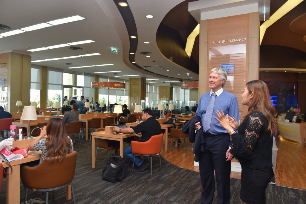 600523oia 11 11 11zon ตัวแทนจาก Victoria University of Wellington นิวซีแลนด์ เดินทางเยือนสถาบัน