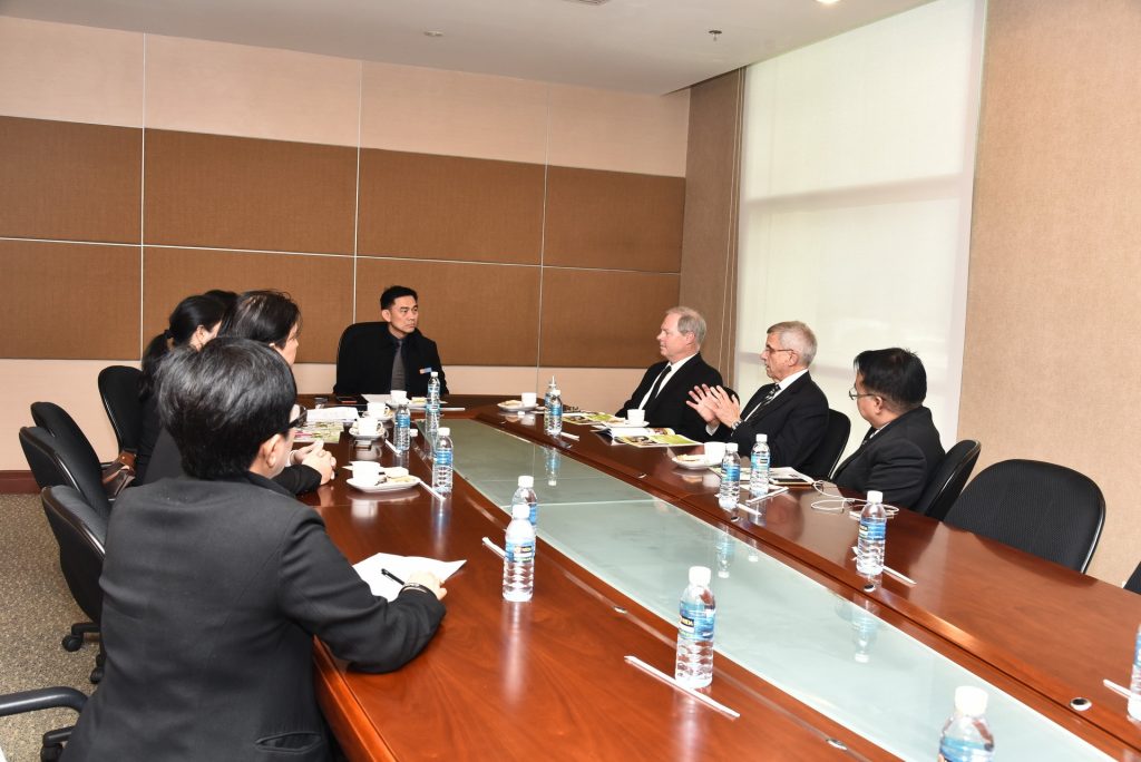 Defense and Business (IDB) เยือนสถาบัน