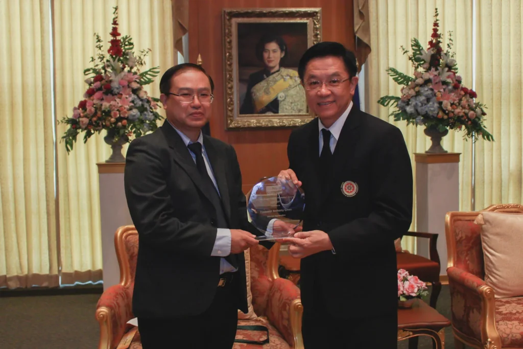 Hong Kong Polytechnic University เข้าเยี่ยมคารวะอธิการบดี