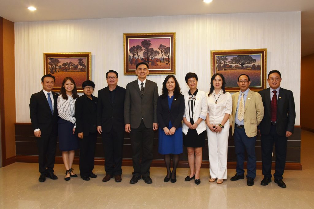 Chengdu University (DCU) เยือนสถาบัน